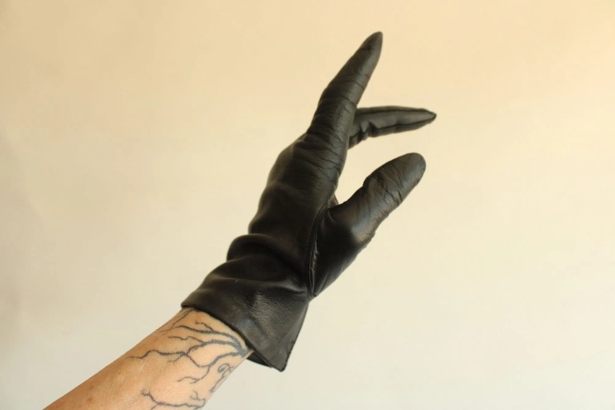 Vintage Size 8 Black Leather Wrist Length Gloves